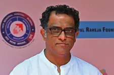 'ട്രംപിന്റെ സിനിമാ താരിഫ് അവസരമായി കാണണം'; ഹോളിവുഡ് സിനിമകള്‍ക്ക് ഇന്ത്യ താരിഫ് ചുമത്തണമെന്ന് സംവിധായകന്‍ അനുരാഗ് ബസു