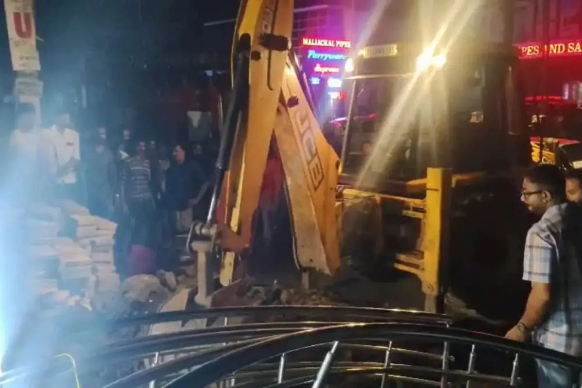 Rescue operations at the site of the accident