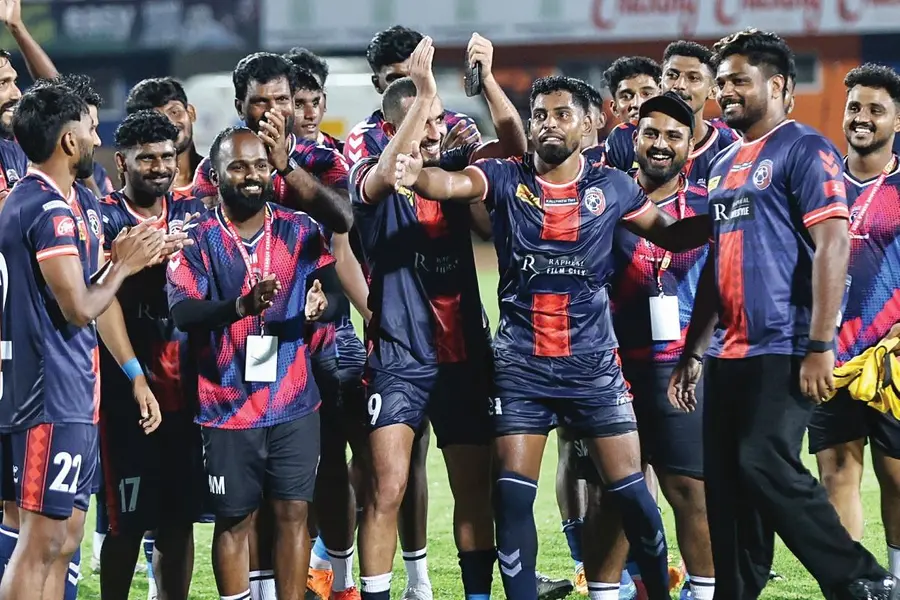 സഞ്ജു പയ്യനാടെത്തി, ആൾക്കടലായി ആവേശം