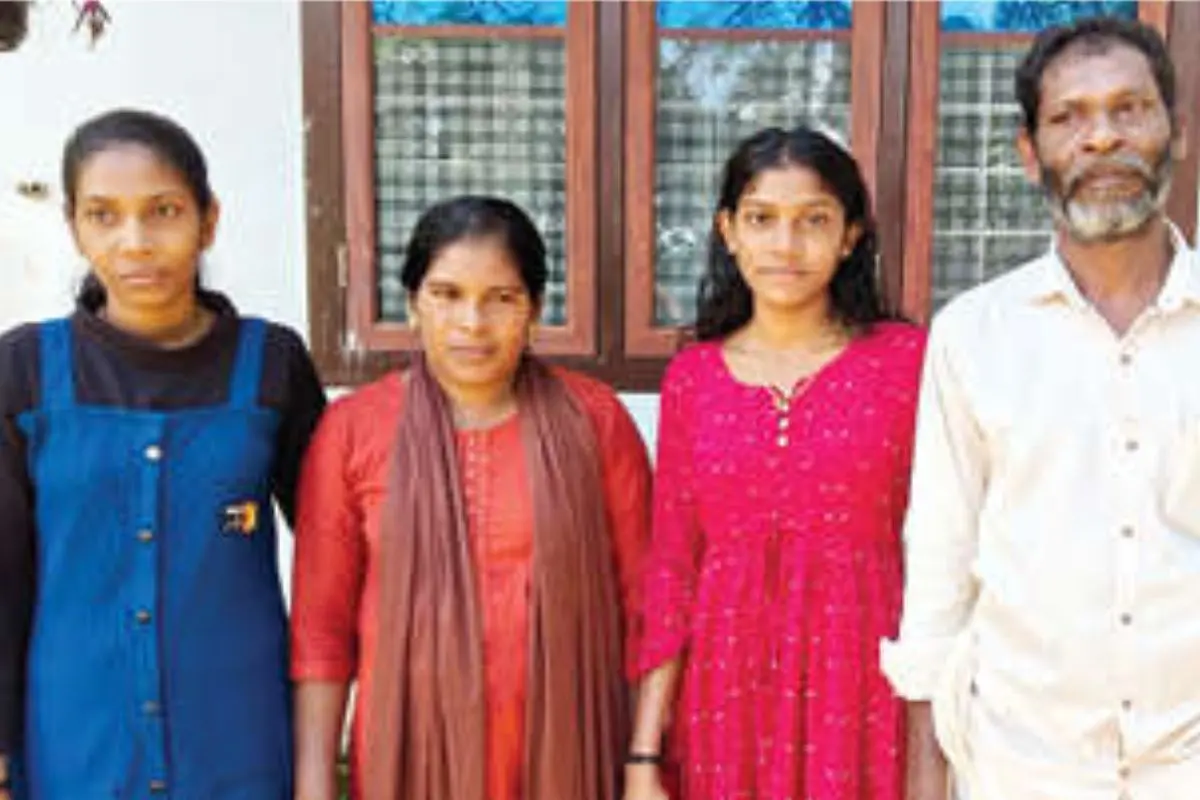 Unnimaya with her parents and sister | Photo: Mathrubhumi