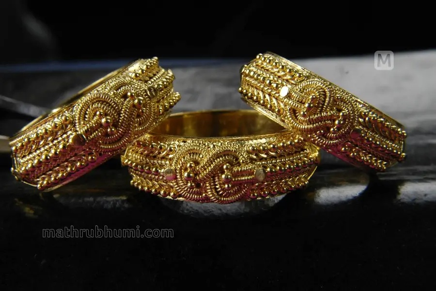 gold bangle