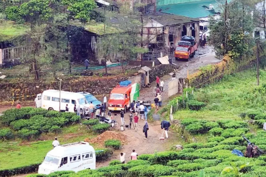 Fake explosion during Suresh Gopi film shoot causes panic in Vagamon
