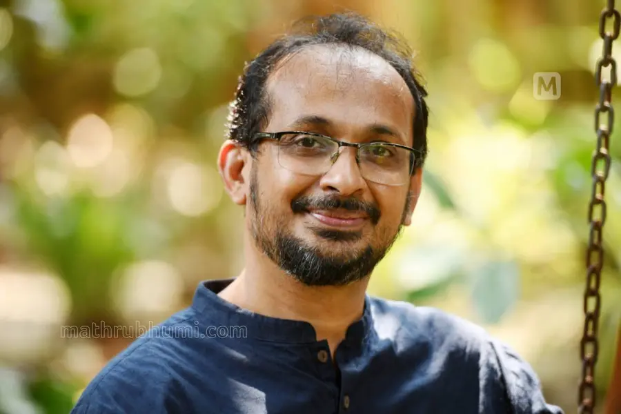 e santhosh kumar