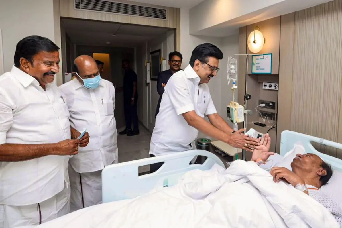 Tamil Nadu Chief Minister MK Stalin visits Pattali Makkal Katchi (PMK) founder S Ramadoss at Apollo Hospital in Chennai | Photo: @mkstalin on X