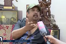 'മറ്റുള്ളവർ ചെയ്യുന്ന പലതിനും വിമർശനം കേൾക്കുന്നത് മോഹൻലാലാണ്'; നടൻ രവീന്ദ്രൻ