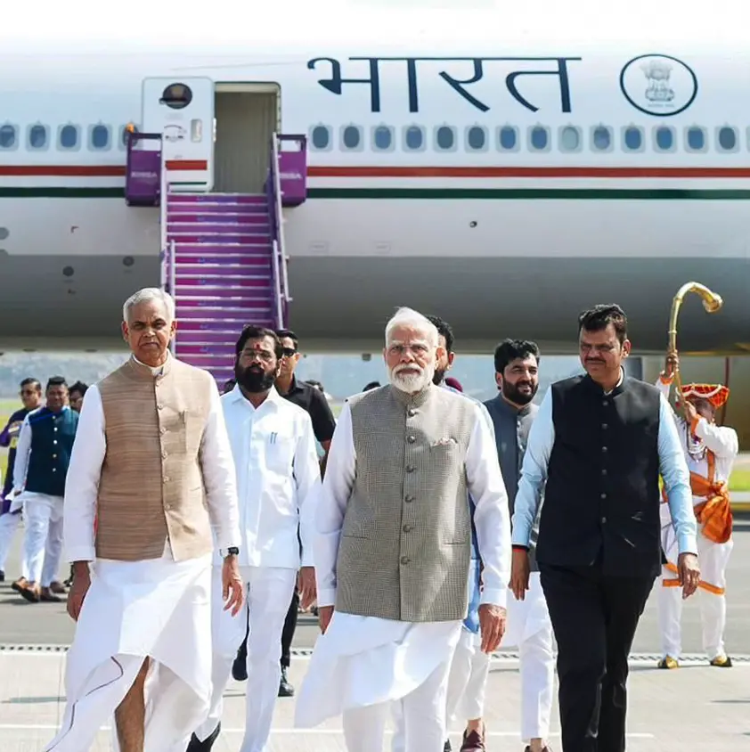 PM Modi arrives to inaugurate Phase-1 of the Navi Mumbai International Airport | Photo: ANI