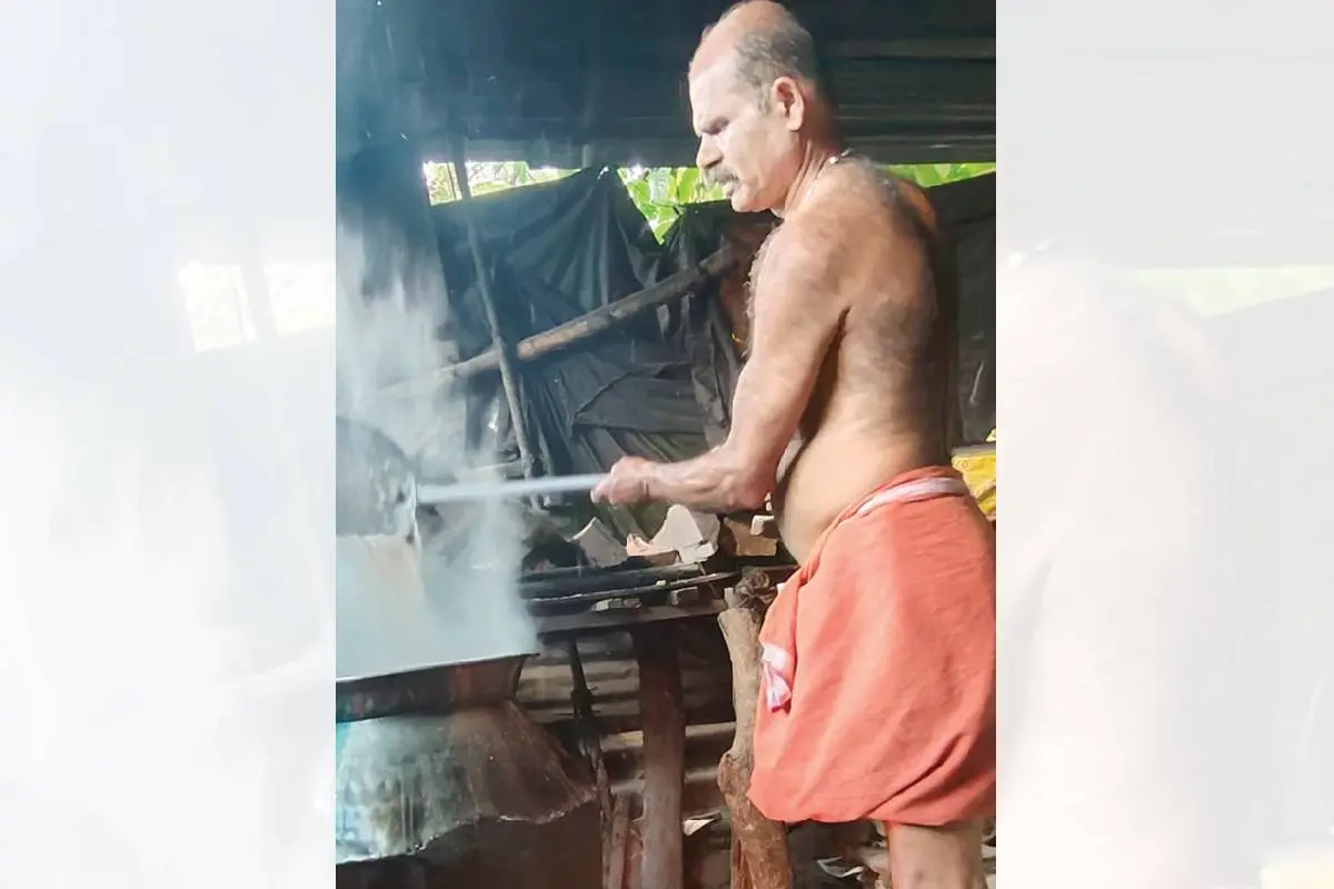 ബേബി, രോഗികൾക്കായി ഭക്ഷണം പാകം ചെയ്യുന്നു