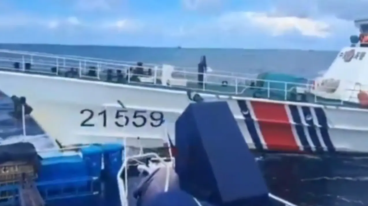 A visual of the two vessels in the South China Sea
