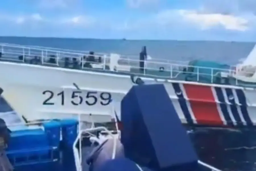 A visual of the two vessels in the South China Sea