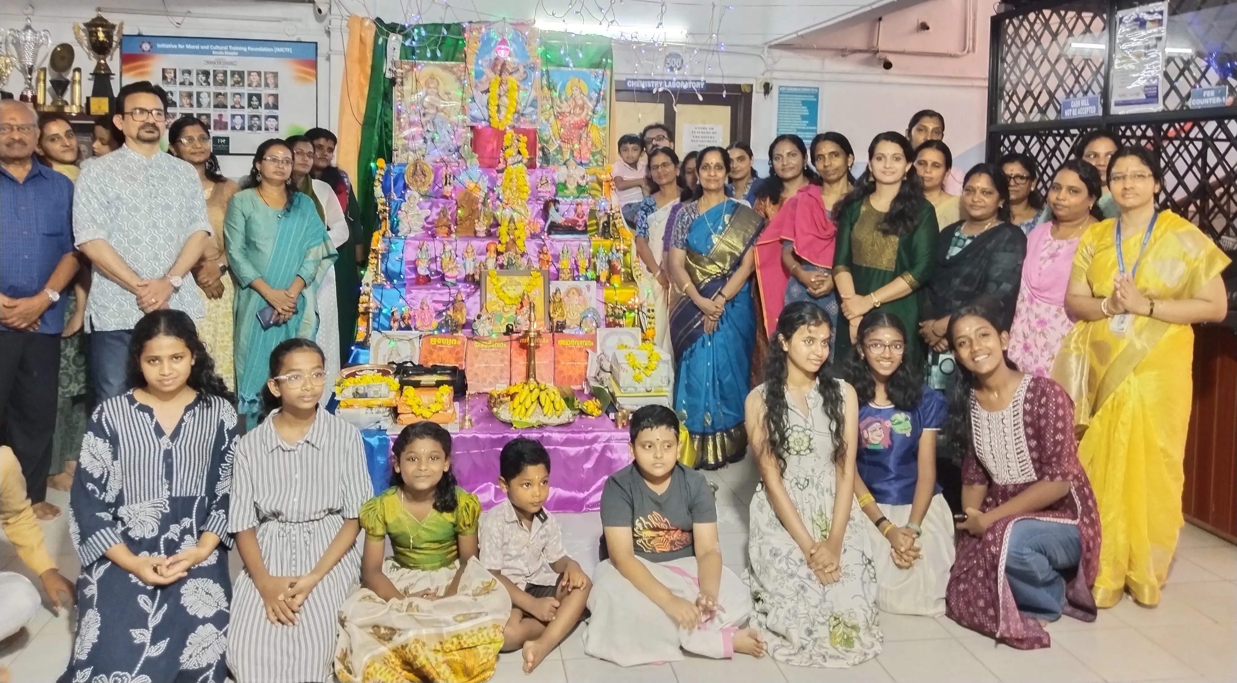 കൊടുങ്ങാനൂർ ഭാരതീയ വിദ്യാഭവൻ സീനിയർ സെക്കൻഡറി സ്കൂളിൽ നടന്ന നവരാത്രി ആഘോഷത്തിൽനിന്ന്