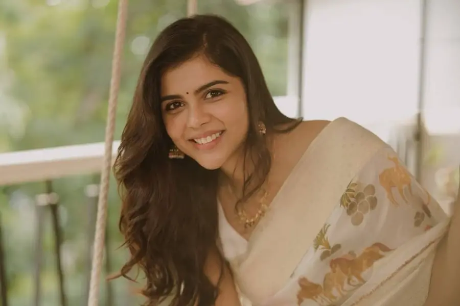 'നമ്മൾ ചരിത്രം സൃഷ്ടിച്ചിരിക്കുന്നു, നന്ദിക്കും അപ്പുറം'; ലോകയുടെ 300 കോടി നേട്ടത്തിൽ കല്യാണി പ്രിയദർശൻ