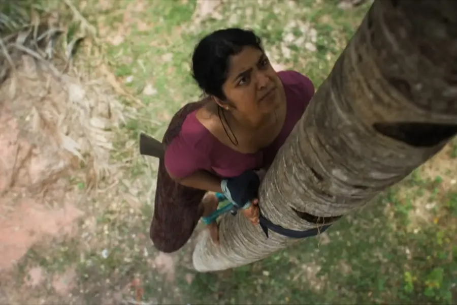 മിത്തും റിയാലിറ്റിയും ത്രില്ലടിപ്പിച്ച് റിമയും- Theatre Review