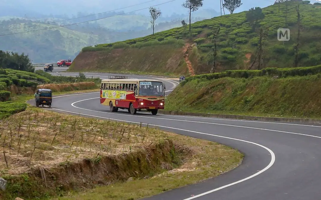 KSRTC bus plying on Pooppara -Munnar road | Photo: Mathrubhumi/Sidheekul Akber