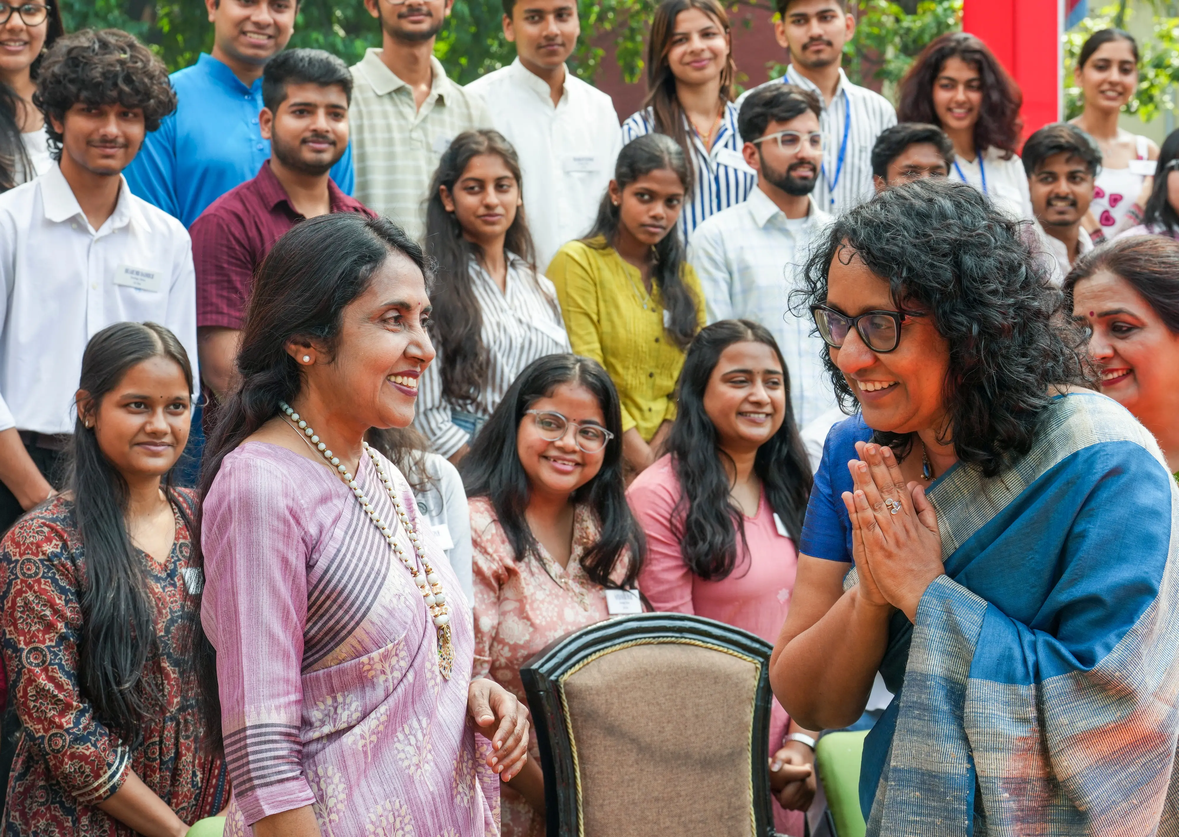 ശ്രീലങ്കൻ പ്രധാനമന്ത്രി ഹരിണി അമരസൂര്യ ഡല്ഹി ഹിന്ദു കോളേജ് സന്ദര്ശനവേളയില് | Photo : PTI