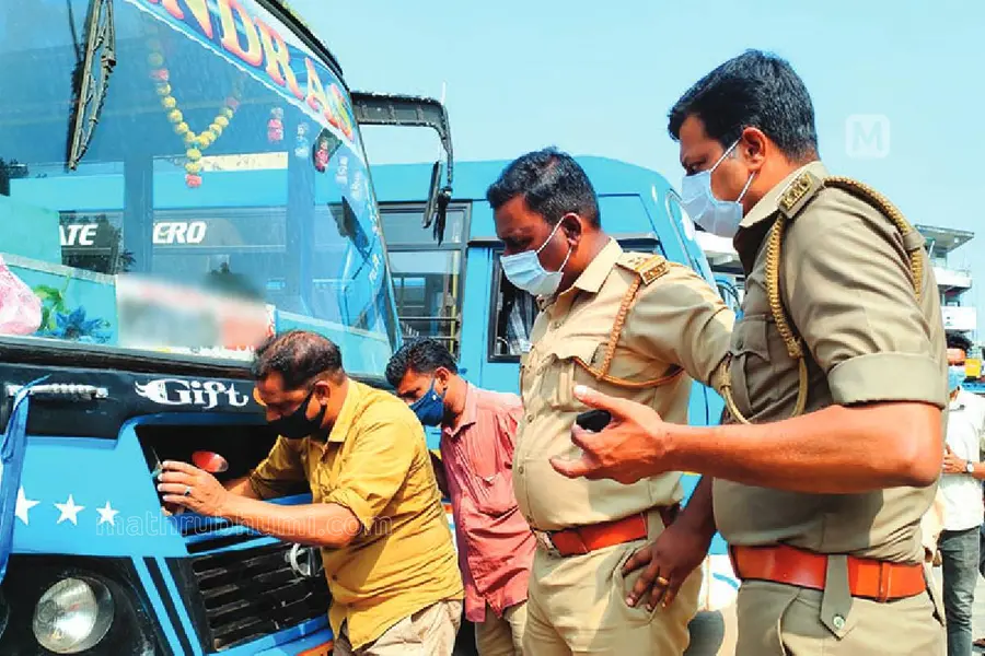 ചെവി പൊട്ടിക്കുന്ന എയര് ഹോണുകള് സ്വാഹ!; രണ്ട് ദിവസത്തിനുള്ളില് പിഴയിട്ടത് 8.21 ലക്ഷം രൂപ