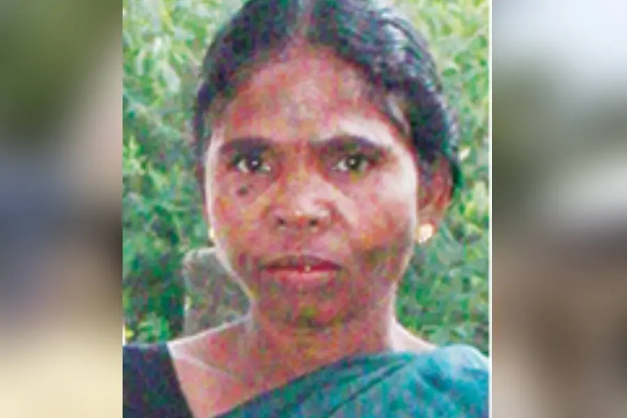 ആദിവാസി സ്ത്രീയുടെ മൃതദേഹം ഉൾവനത്തിൽ കുഴിച്ചിട്ട നിലയിൽ