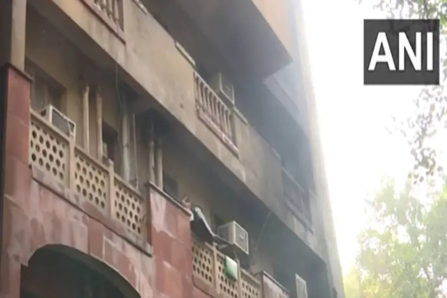 delhi mp flat fire