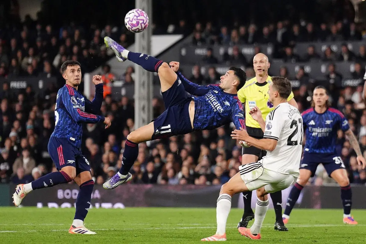 Arsenal's Gabriel Martinelli attempts an acrobatic shot on goall during an English Premier League soccer match against Fulham | Photo: AP
