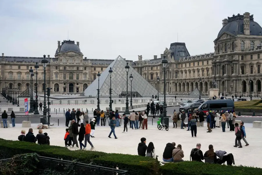 louvre-theft