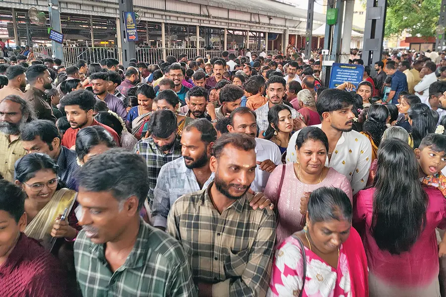 തുലാമാസം പിറന്നു; ഗുരുവായൂരില്‍ കല്ല്യാണത്തിരക്കായി, ഞായറാഴ്ച നടന്നത് 187 കല്യാണങ്ങള്‍