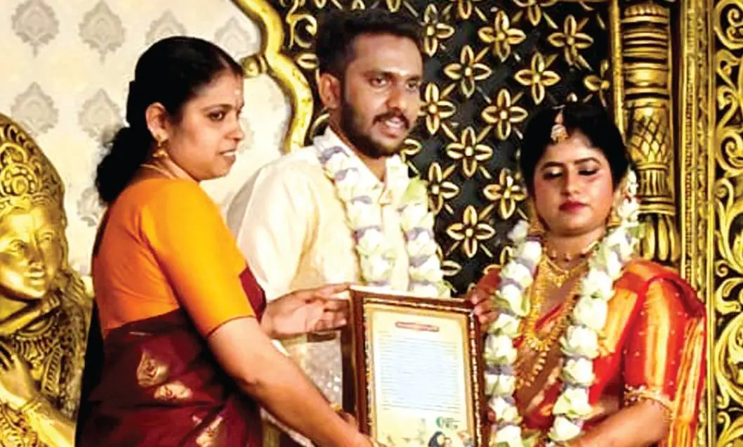 Sarath and Sreelakshmi submit their eye donation consent forms