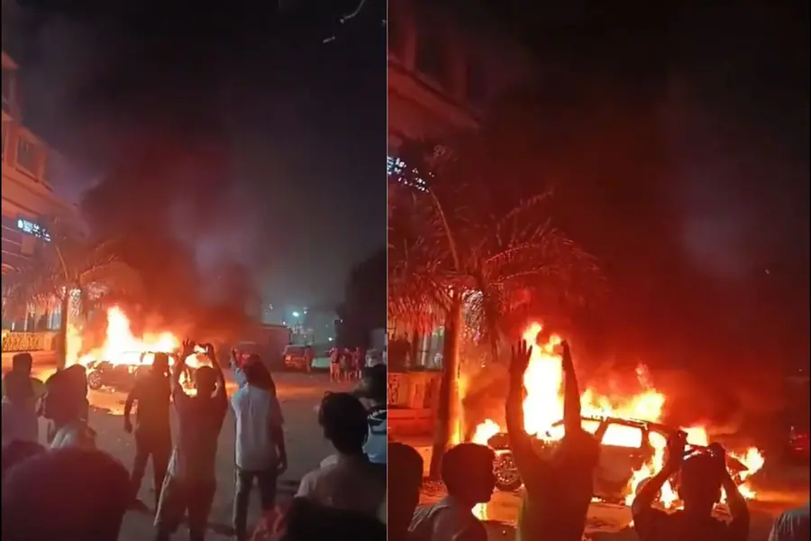 Cars go up in flames near Mumbai hospital on Diwali night; Firecrackers suspected