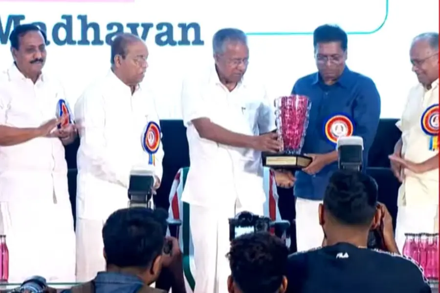 pv sami award to k madhavan