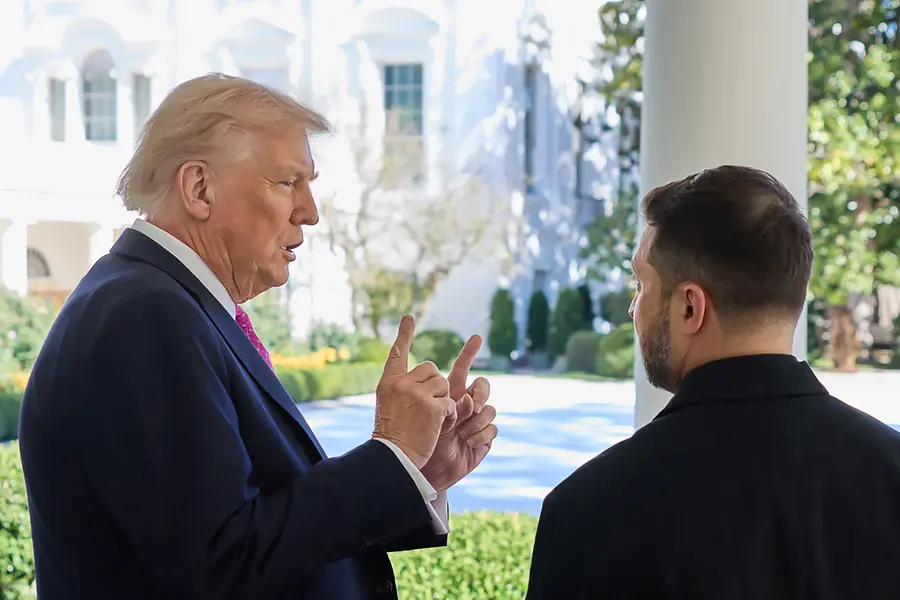 Donald Trump (L) speaks with Ukraine's President Volodymyr Zelenskyy\u00A0(R) at the White House