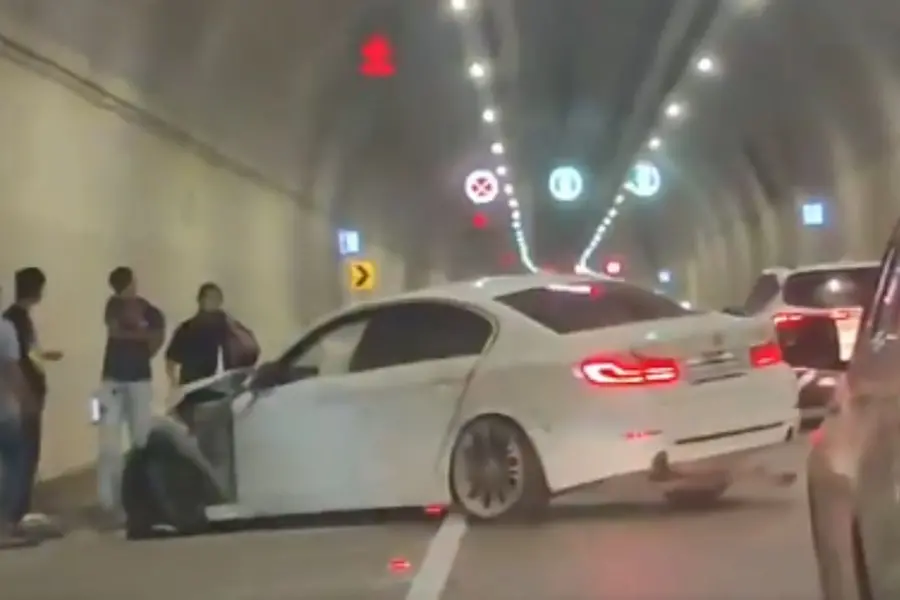 bmw-accident