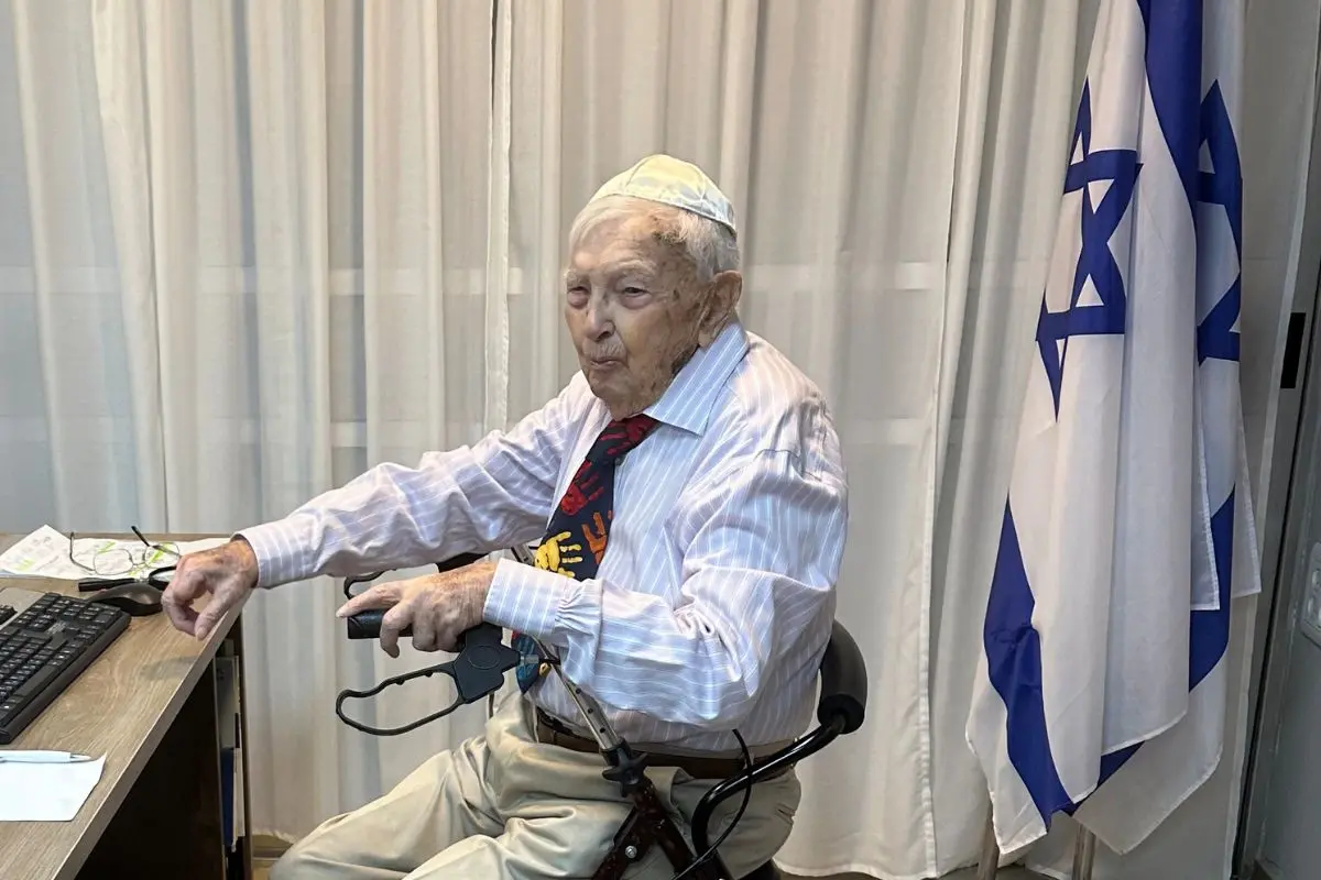Holocaust survivor Michael Seuss (Photo: AP)