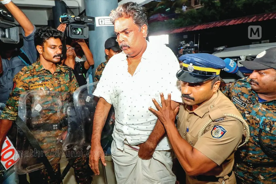മേല്ശാന്തിമാരുടെ സഹായികള് ആരെന്നറിയിക്കണമെന്ന് ഹൈക്കോടതി; സ്വര്ണം ചെമ്പായതല്ല, മനഃപൂര്വം ആക്കിയതെന്ന് റിമാന്ഡ് റിപ്പോര്ട്ട്