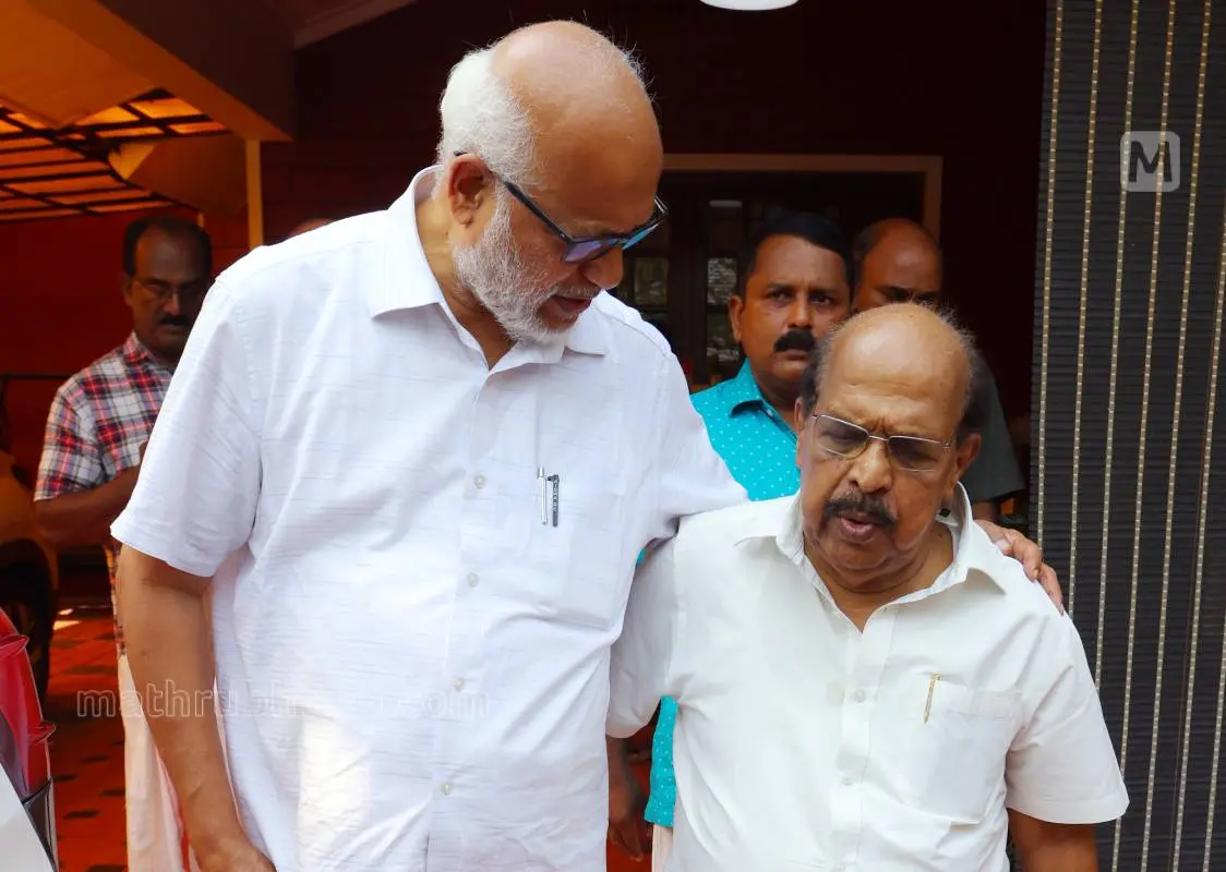 എംഎ ബേബി ജി.സുധാകരനൊപ്പം | ഫോട്ടോ: മാതൃഭൂമി