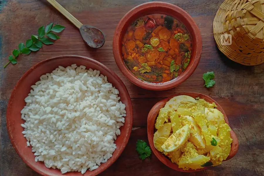 നാവിനൊരു ചെയ്ഞ്ചാവട്ടേ...പപ്പായ- മുട്ട അവിയലും ചെമ്മീൻപുളി രസവും പരീക്ഷിക്കാം