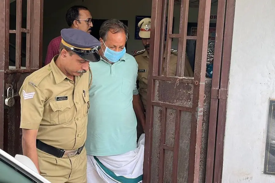 ഐഷയുടെ കൊലപാതകം: സെബാസ്റ്റ്യന്റെ കൂട്ടുകാരിയെ ചോദ്യം ചെയ്തത് അഞ്ചു മണിക്കൂര്; സഹകരിക്കാതെ സെബാസ്റ്റ്യന്