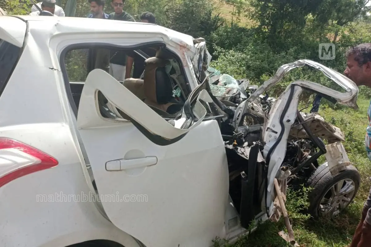 The car that was completely damaged