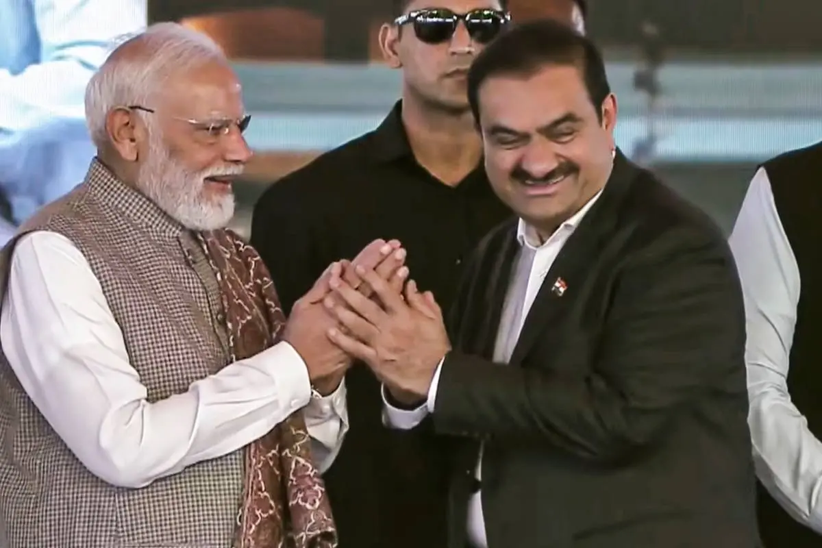 മോദി, അദാനി| Photo Credit: Narendra Modi