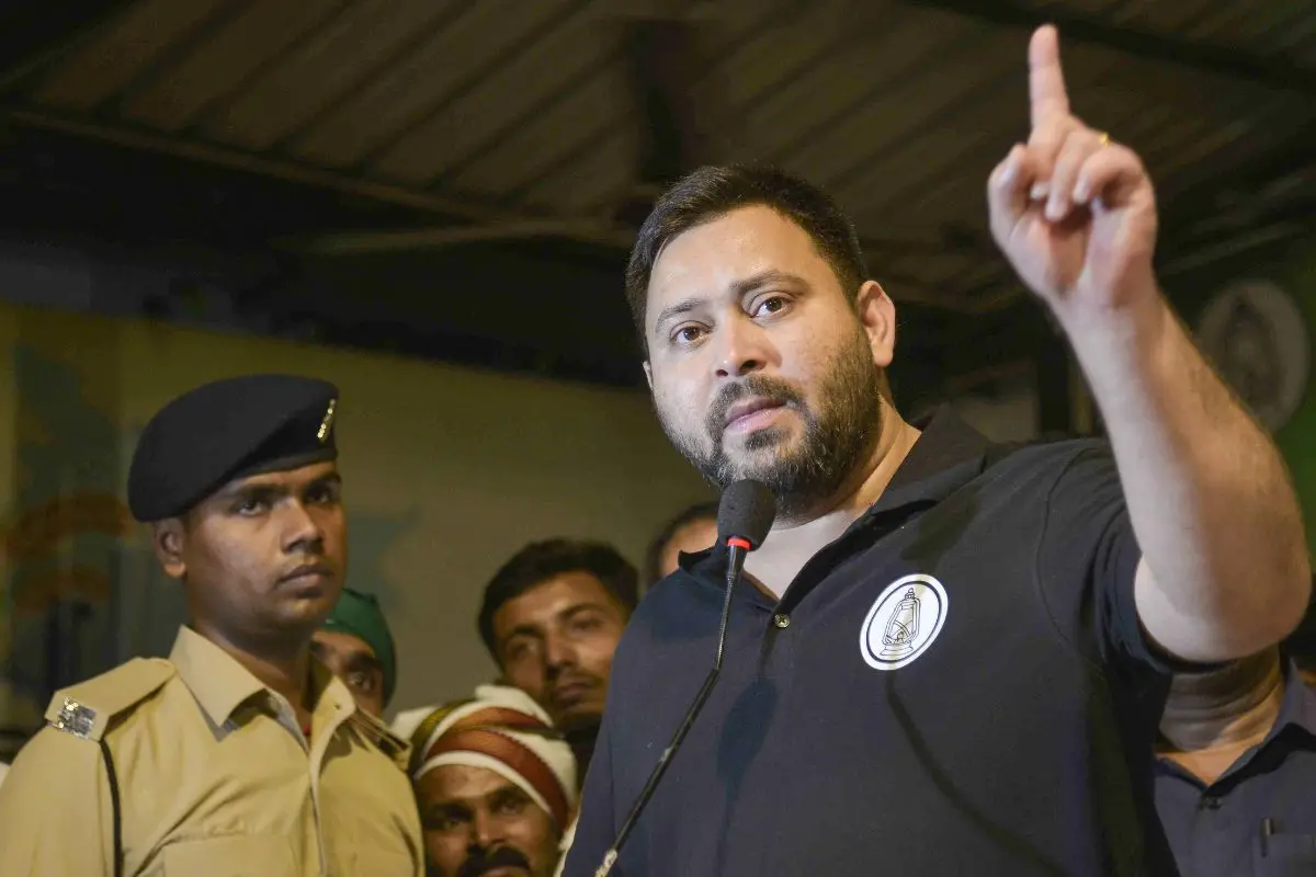 Patna: RJD leader Tejashwi Yadav addresses a "Milan Samroh" event ahead of the Bihar Assembly elections in Patna, Saturday, October 25, 2025. (IANS)
