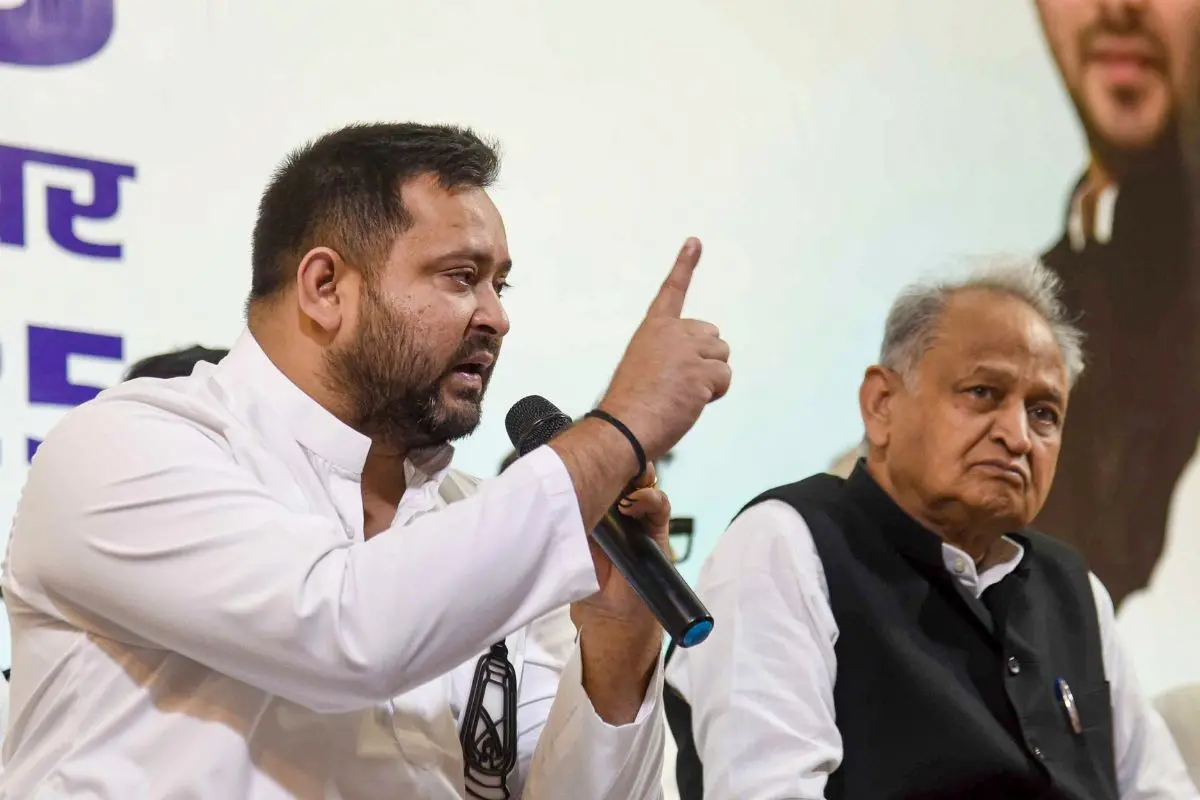 File Photo: RJD leader and Leader of Opposition in Bihar Assembly Tejashwi Yadav and Congress leader Ashok Gehlot | PTI