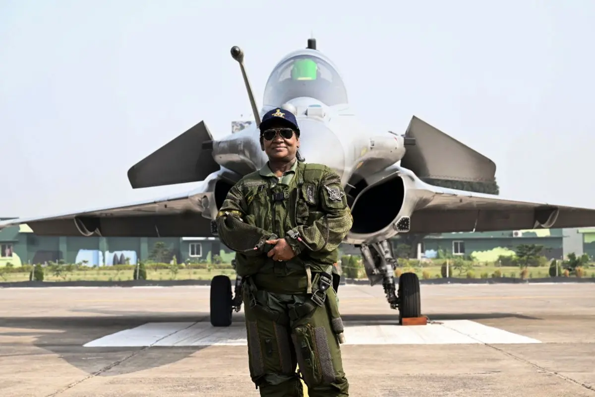 President Droupadi Murmu poses for pictures before she takes a sortie in Rafale fighter jet, at Air Force Station in Haryana's Ambala (Photo: PTI)