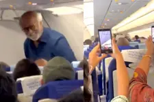 ഇക്കണോമി ക്ലാസിൽ അപ്രതീക്ഷിതമായി രജനീകാന്ത്, ഞെട്ടിത്തരിച്ച് ആരാധകർ