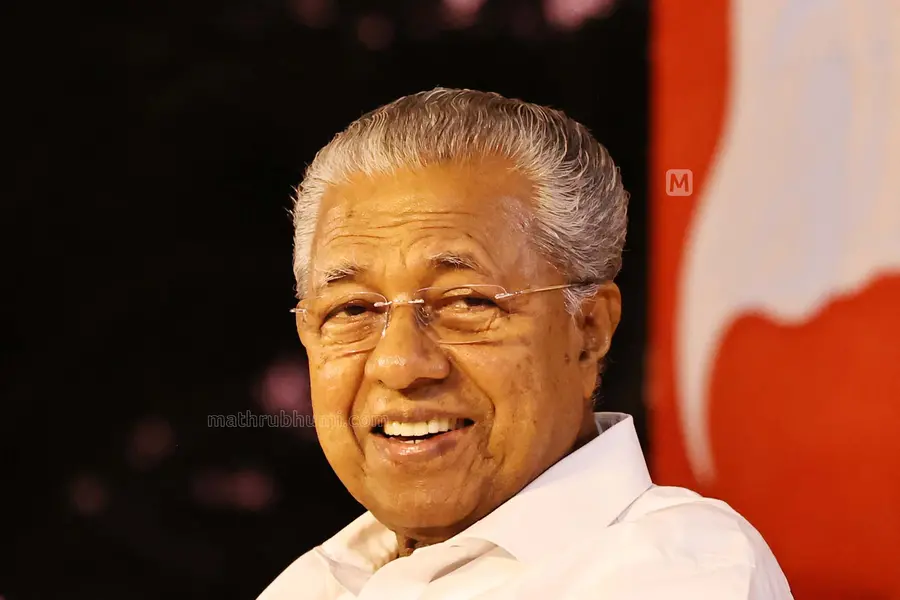 ക്ഷേമ പെൻഷൻ 400 രൂപ കൂട്ടി, പാവപ്പെട്ട സ്ത്രീകൾക്ക് മാസം 1000 രൂപ, യുവാക്കൾക്ക് സ്കോളർഷിപ്പ്; വൻ പ്രഖ്യാപനങ്ങൾ