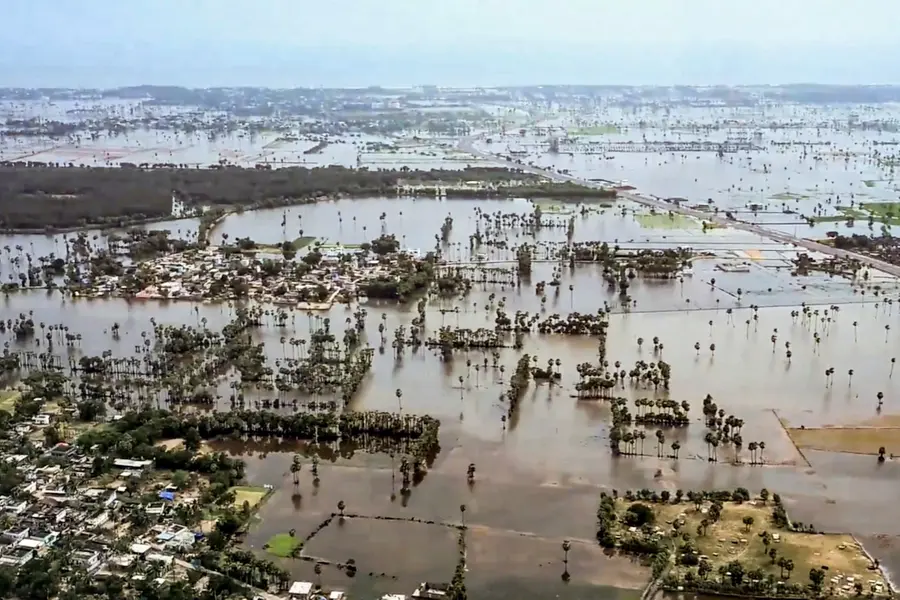 Cyclone Montha aftermath: Chandrababu Naidu conducts aerial survey of affected areas; 2 dead in Andhra Pradesh | VIDEO