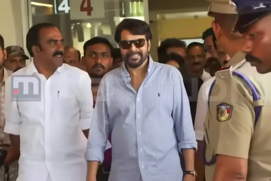ദി കിങ് ഈസ് ബാക്ക്; എട്ട് മാസത്തെ ഇടവേളയ്ക്ക് ശേഷം മമ്മൂട്ടി കേരളത്തില് തിരിച്ചെത്തി