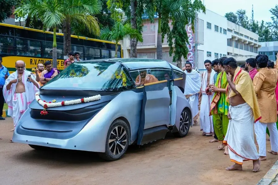 ലുക്കിലും ടെക്കിലും ഇതിന് മുകളില് ഒന്ന് വെക്കാന് ഉണ്ടോ! ഇതാണ് മെയ്ഡ് ഇന് ഇന്ത്യ ഡ്രൈവറില്ലാ കാര്