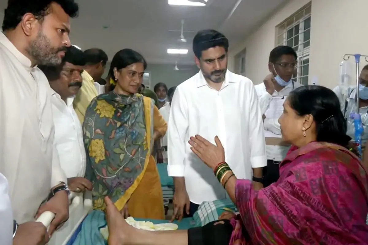 Andhra Pradesh Minister for IT and Electronics Nara Lokesh and Union Minister of Civil Aviation Kinjarapu Rammohan Naidu visit hospital to meet the injured | Photo: ANI