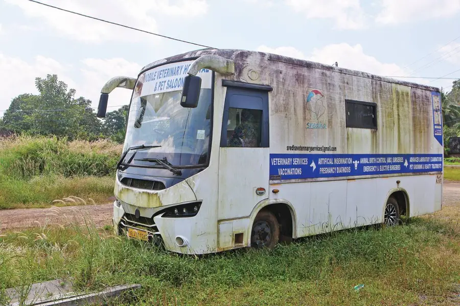 25 ലക്ഷത്തിന്റെ കേന്ദ്ര സമ്മാനം കാട്ടിൽ തള്ളിയ നിലയിൽ; അനാഥമായത് രാജ്യത്തെ മികച്ച സംരംഭം, പൊളിച്ചുവിൽക്കാനും പറ്റില്ല