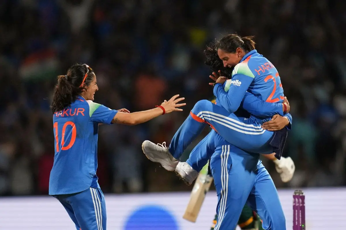India's captain Harmanpreet Kaur, front right, Renuka Singh, left, and others celebrate the wicket of South Africa's Sune Luus during the ICC Women's World Cup final ODI cricket match between India Women and South Africa Women, at the DY Patil Stadium in Navi Mumbai. | Photo: PTI
