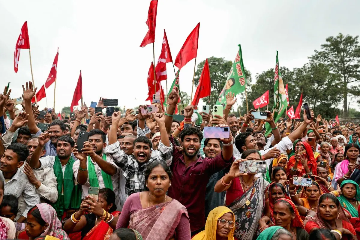In this photograph taken on October 30, 2025, supporters of Tejashwi Yadav, election candidate and leader of the Rashtriya Janata Dal (RJD) party (Photo: AFP)