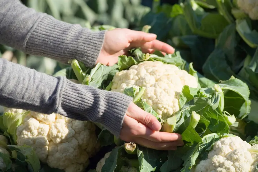 Cauliflower cleaning