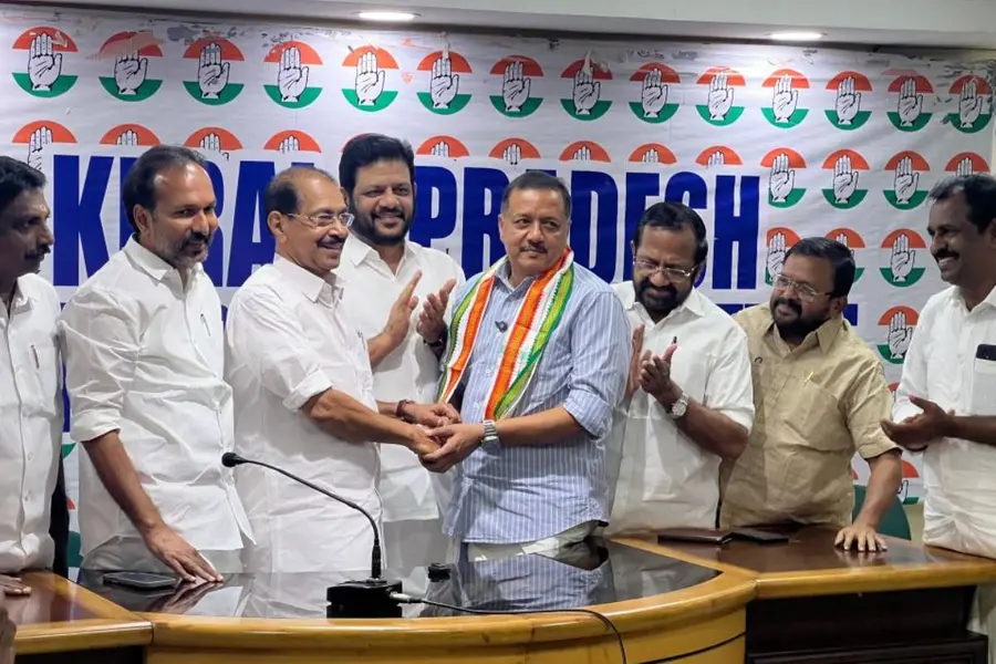 വീ ഫോർ പട്ടാമ്പി ഇനിയില്ല, കോണ്ഗ്രസിലേക്ക് തിരിച്ചെത്തി ടിപി ഷാജിയും അനുയായികളും; നഗരസഭ തിരിച്ചുപിടിക്കാൻ യുഡിഎഫ്